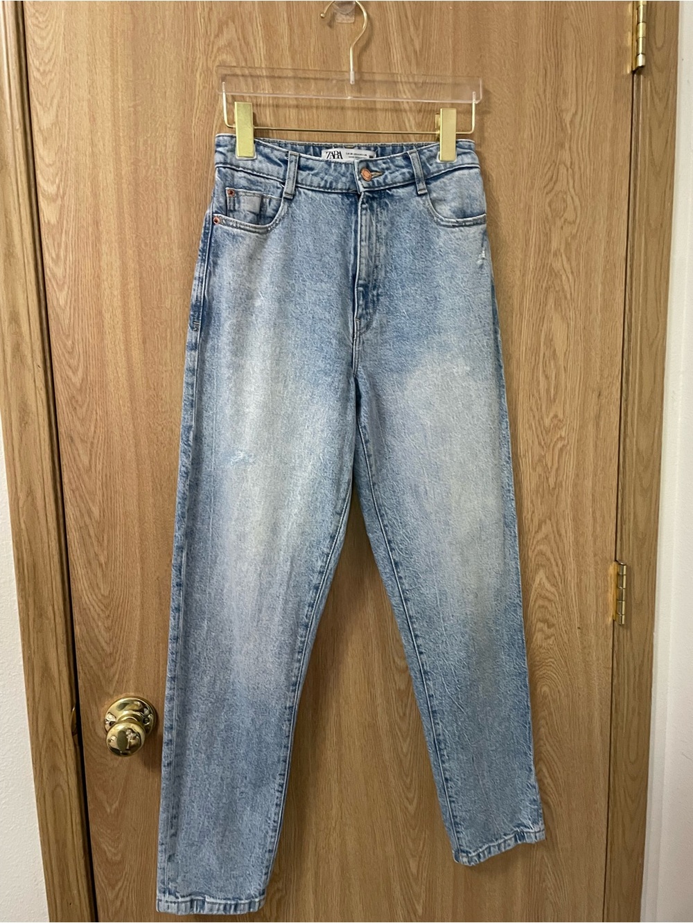 ZARA High Waisted Jeans 👖 - Picture 2 of 4
